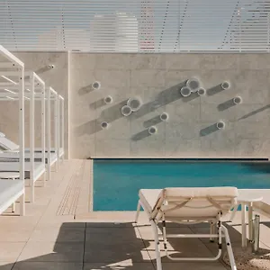 Courtyard By Marriott Hotell