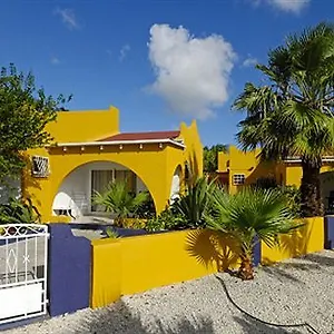 yachtclub-apartments.comcaribbean.com/
